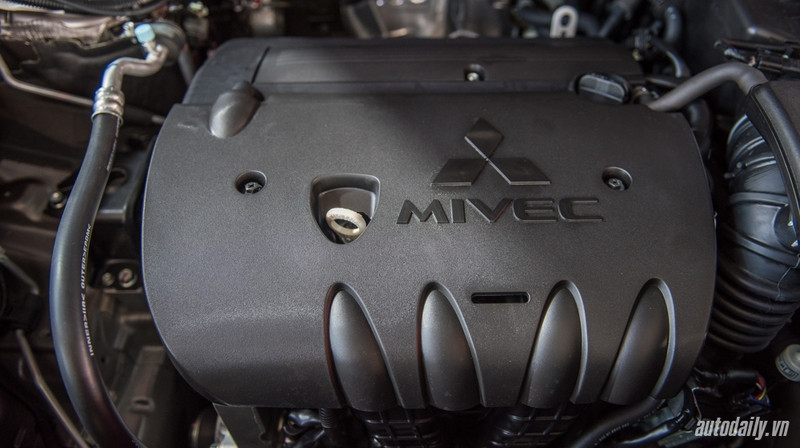 can canh mitsubishi outlander vua ra mat thi truong viet