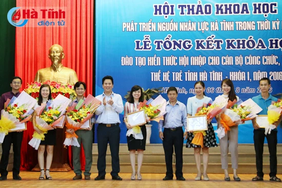 phat trien nguon nhan luc ha tinh trong thoi ky hoi nhap