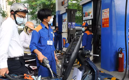 gia xang se tiep tuc giam sau tu hom nay