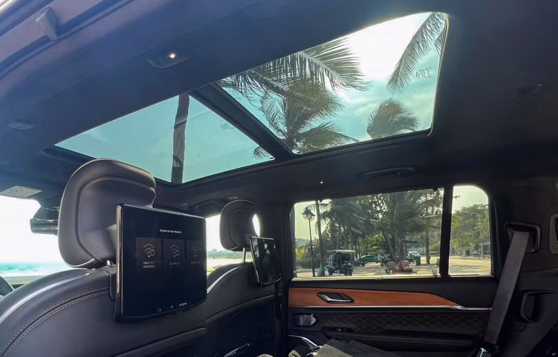 Tài xế Việt đau đầu tìm cách che nắng cửa sổ trời