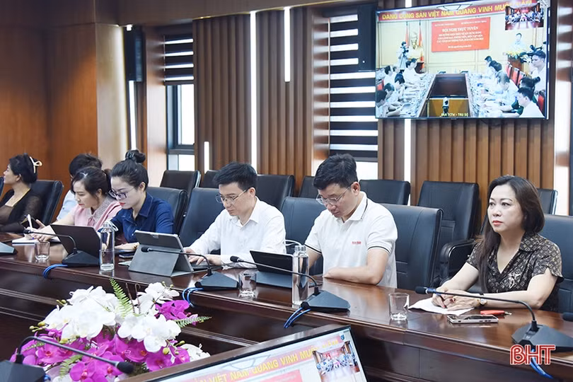 Các cơ quan báo chí Hà Tĩnh tham gia bồi dưỡng kiến thức xây dựng Đảng