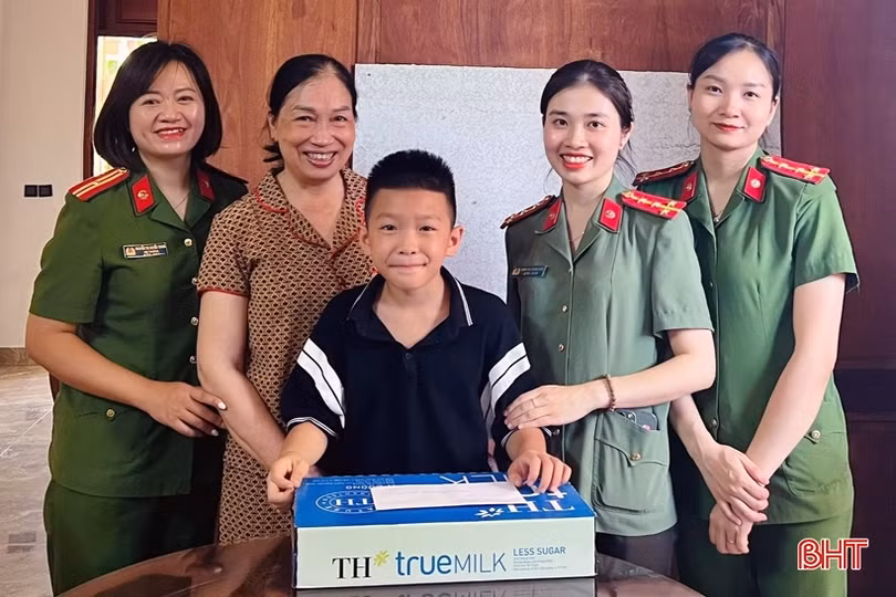 Nhiều hoạt động hướng tới trẻ em khó khăn của phụ nữ Công an Hà Tĩnh