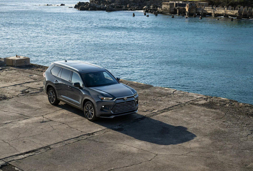Toyota Grand Highlander 2024 chốt giá khởi điểm hơn 43.000 USD