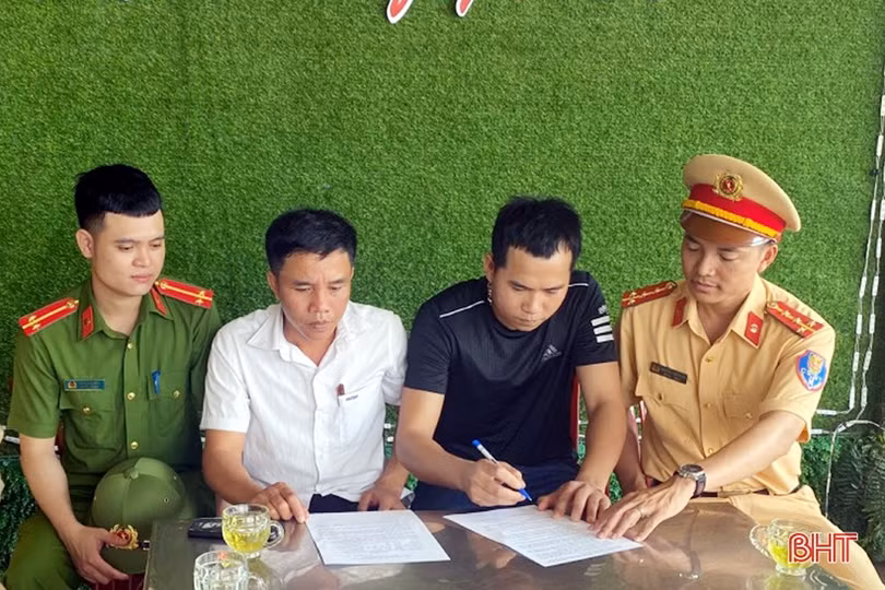 Các nhà hàng, quán ăn ở huyện Kỳ Anh cam kết đảm bảo trật tự ATGT