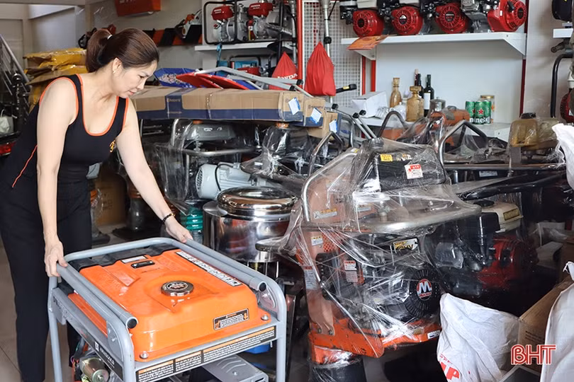 Quạt tích điện, máy phát điện “nóng” trong mùa nắng