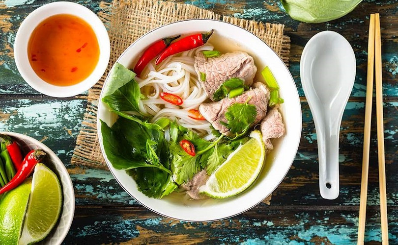 8 món ăn đường phố Việt Nam nổi tiếng nhất