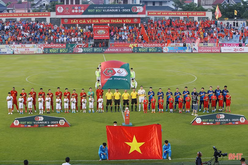 Thắng Topenland Bình Định, Hồng Lĩnh Hà Tĩnh bay cao trên bảng xếp hạng