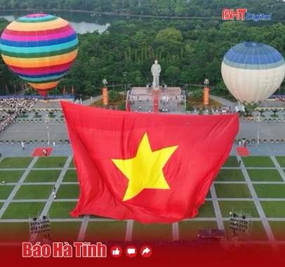 Lần đầu tiên Nghệ An tổ chức hoạt động bay đại kỳ Tổ quốc 