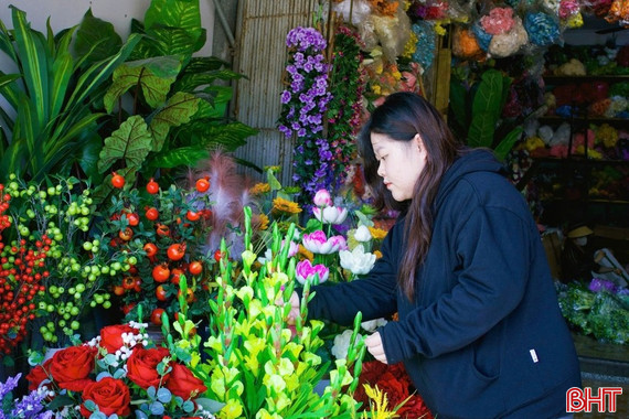 Đa dạng thị trường trang trí Tết, tiểu thương kỳ vọng sức mua cao 