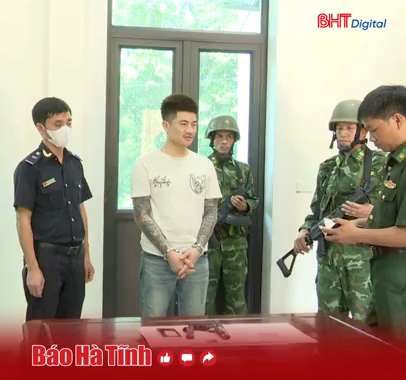 Bắt đối tượng tàng trữ súng ngắn, ma tuý