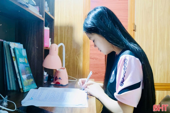 Học sinh "giữ nhịp" ôn tập trong kỳ nghỉ tết dài ngày