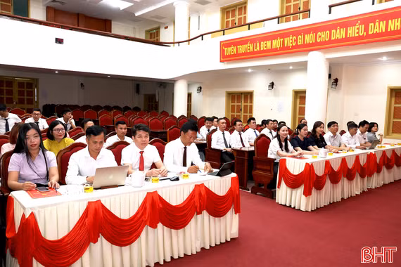 Trường Chính trị Trần Phú khai giảng lớp Trung cấp LLCT khóa 211