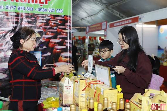 Hội chợ Công thương Bắc Trung Bộ kết thúc với doanh thu ấn tượng