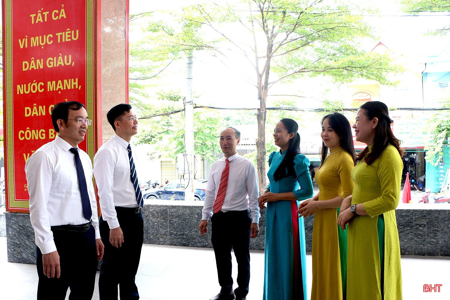 Đảng bộ, Nhân dân phường Thành Sen bước vào Đại hội Đại biểu Đảng bộ lần thứ I với tâm thế tin tưởng, phấn khởi. bqbht_br_img-0956.jpg