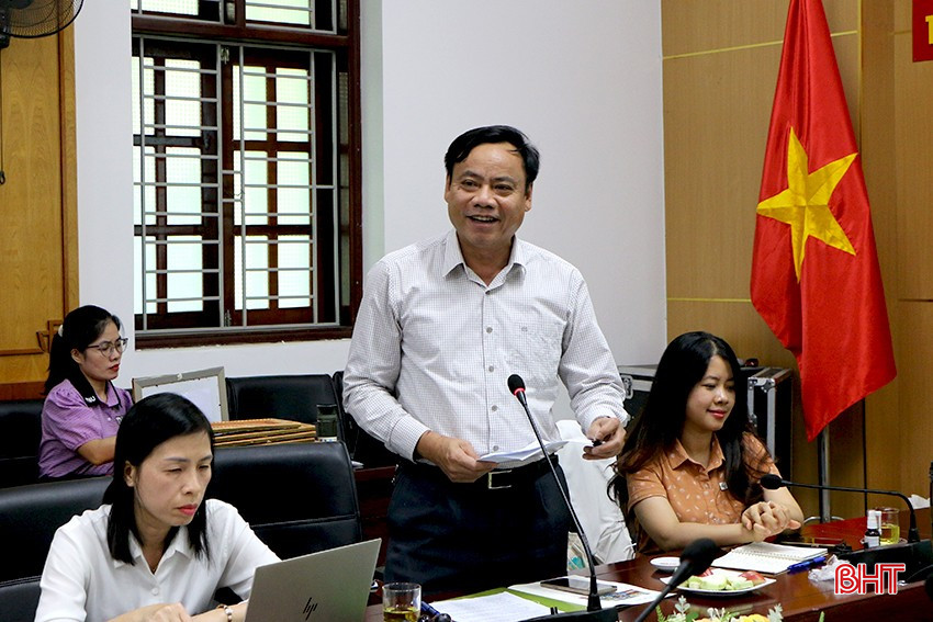 លោក Nguyen Tien Hung អនុប្រធាននាយកដ្ឋានកសិកម្ម បរិស្ថានថ្លែងក្នុងសន្និសីទ។ bqbht_br_4-7690.jpg