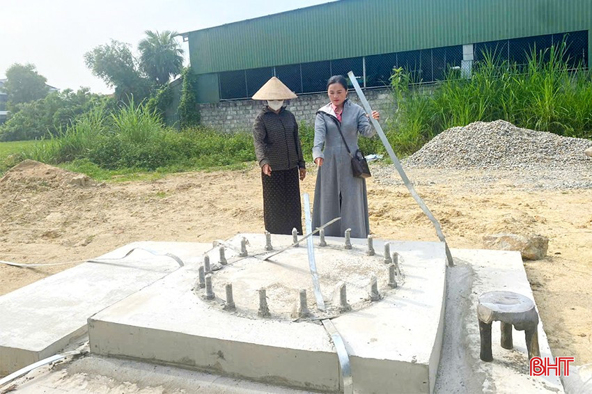 Trạm thông tin di động tại TDP Nam Tiến đã hoàn thành phần móng thì bị cơ quan chức năng "tuýt còi". bqbht_br_123.jpg