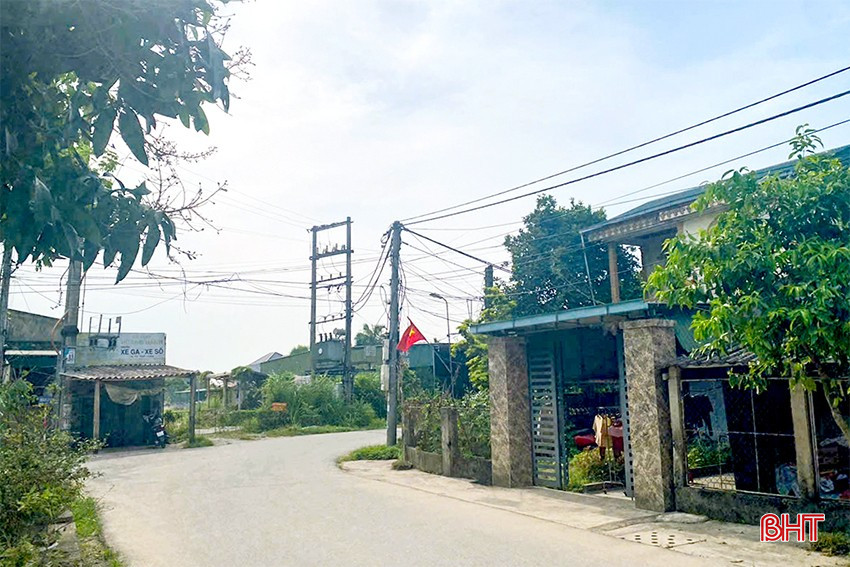 Nhiều người dân có ý kiến việc xây dựng trạm thông tin di động khi chưa được cấp phép trong khu vực dân cư sẽ tiềm ẩn nguy cơ mất an toàn và nhiều hệ luỵ khác. bqbht_br_12345.jpg