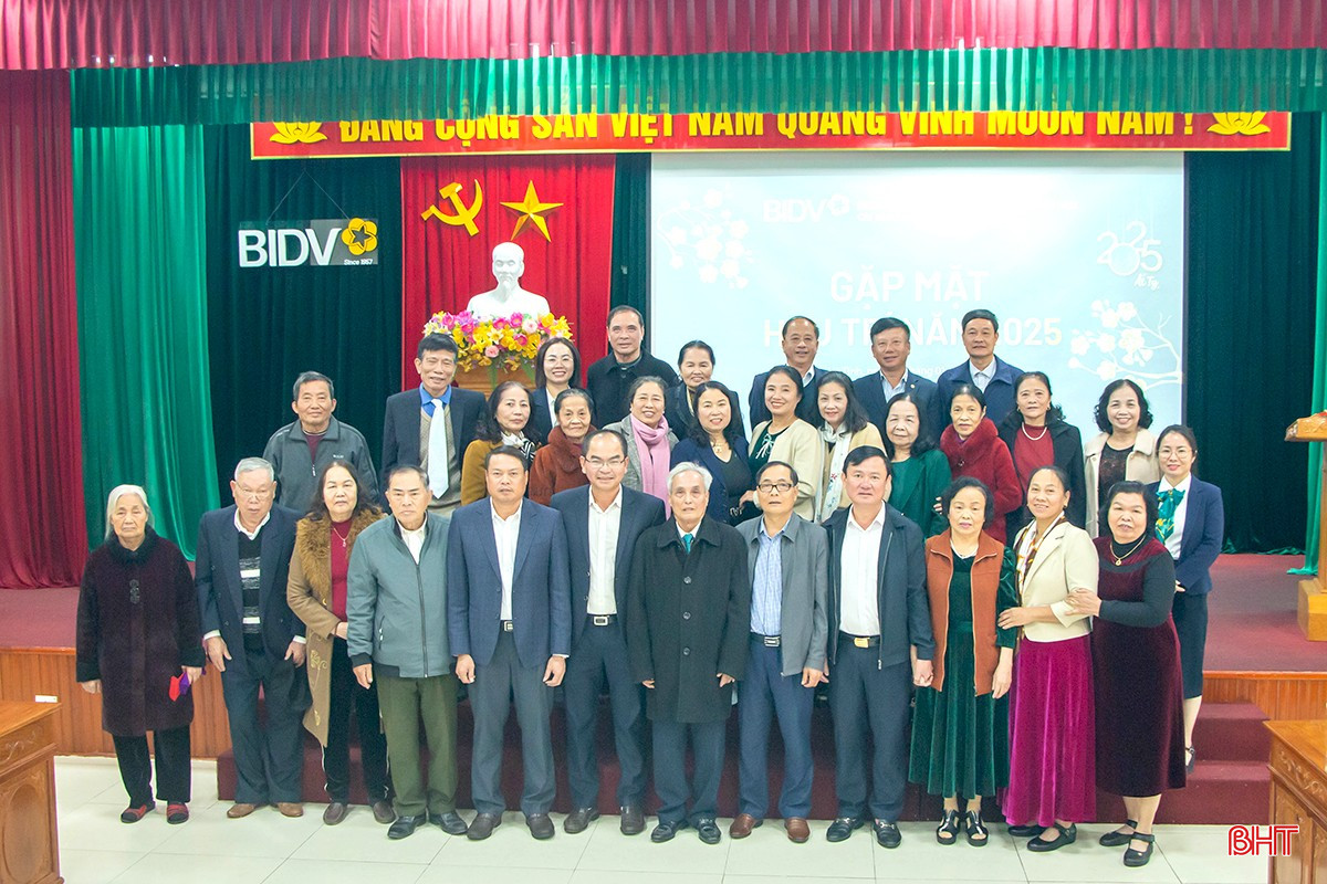 BIDV Hà Tĩnh gặp mặt lãnh đạo, cán bộ hưu trí các thời kỳ nhân dịp tết Nguyên đán năm 2025. bqbht_br_mg-5010.jpg