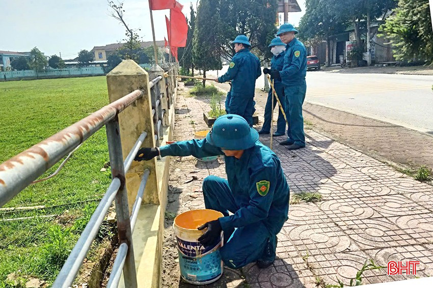 Mỗi góc phố đều được chăm sóc tỉ mẫn, tạo cảnh quan xanh - sạch - đẹp cho các đô thị ở thành phố. bqbht_br_d.jpg