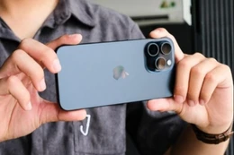 Dùng iPhone 11 cũ, có nên lên đời iPhone 15 Pro Max cũ không?
