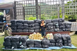 Tạm giữ tài xế xe tải chở gần 13 triệu viên ma túy tổng hợp tại tỉnh phía Bắc của Lào