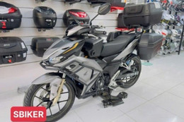 SBiker lắp đặt thùng giữa Winner X, tăng không gian chứa đồ cho người dùng xe côn tay