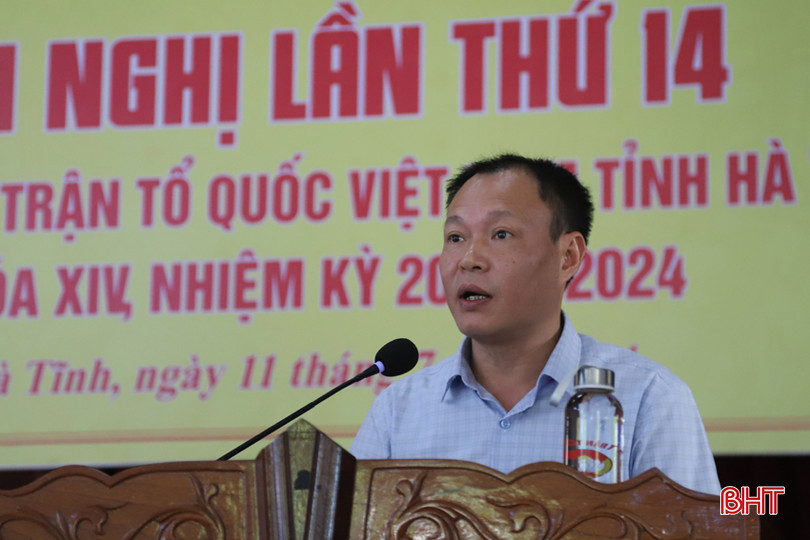 Phó Chủ tịch Ủy ban MTTQ tỉnh Thái Ngọc Hải báo cáo kết quả công tác mặt trận 6 tháng đầu năm, triển khai nhiệm vụ 6 tháng cuối năm 2024 và báo cáo xin ý kiến các nội dung chuẩn bị cho Đại hội MTTQ tỉnh lần thứ XV nhiệm kỳ 2024 - 2029. 4.jpg