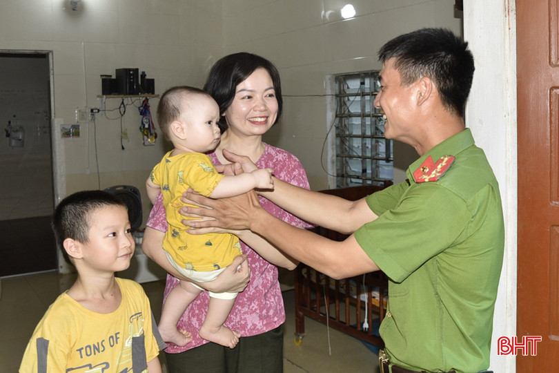 Gia đình hạnh phúc của anh Ngọc Anh - chị Mai Phương. 5.jpg