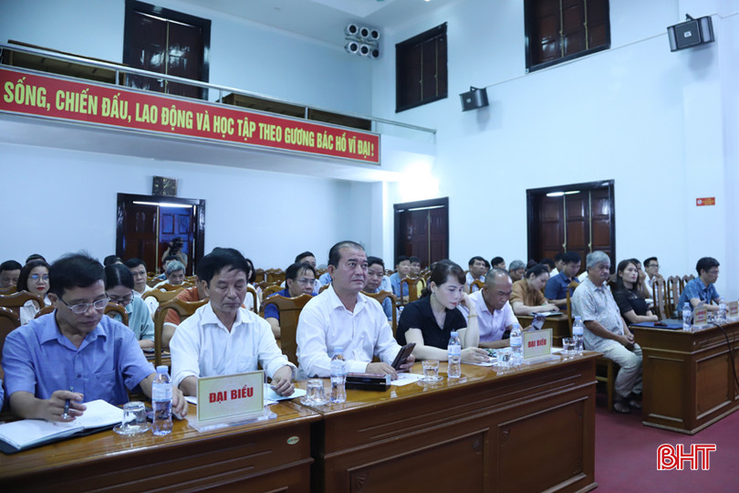 Đại biểu tham dự cuộc họp. 1.jpg