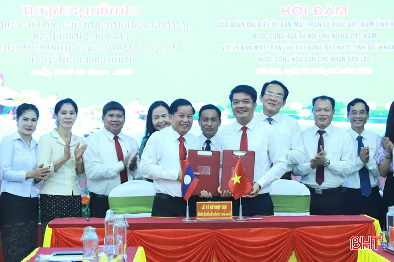 Lãnh đạo Ủy ban MTTQ tỉnh Hà Tĩnh và Ủy ban Mặt trận Lào xây dựng đất nước tỉnh Bolikhămxay ký kết hợp tác tháng 6/2023. 2.jpg
