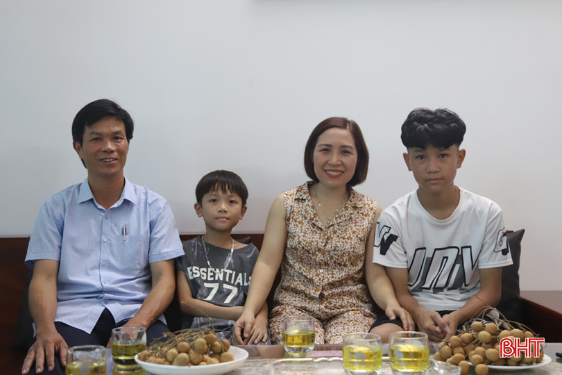 Gia đình hạnh phúc của chị Tâm với người chồng biết sẻ chia, 2 cậu con trai chăm ngoan học giỏi. 2.jpg