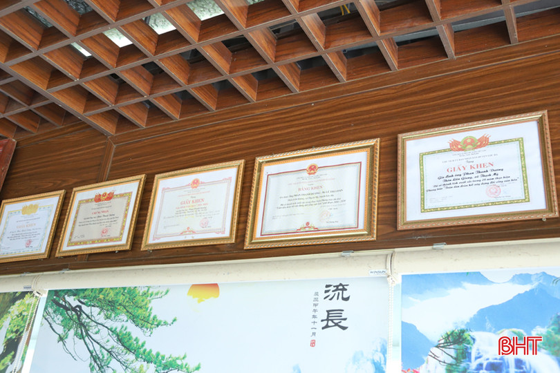 Gia đình ông Dương, bà Loan được nhiều cấp, ngành biểu dương, khen thưởng. 2.jpg