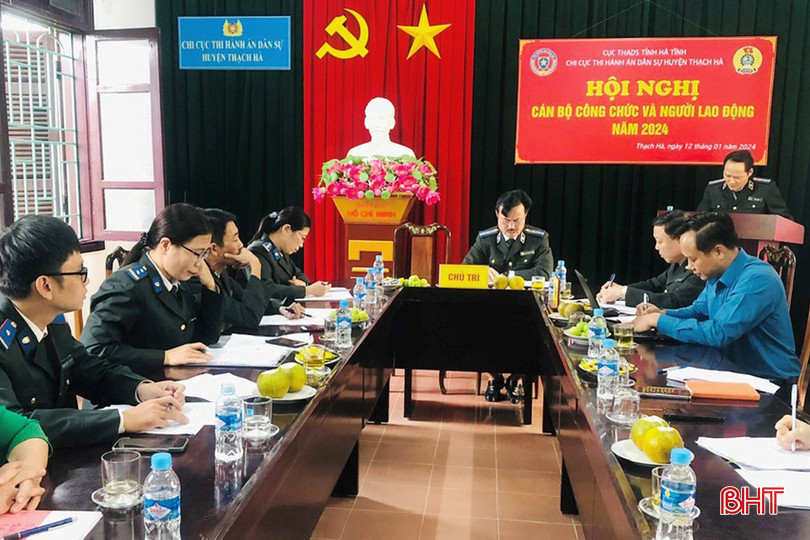 CBCC-NLĐ Chi cục Thi hành án dân sự huyện Thạch Hà được đóng góp nhiều ý kiến tâm huyết tại hội nghị. 4.jpg