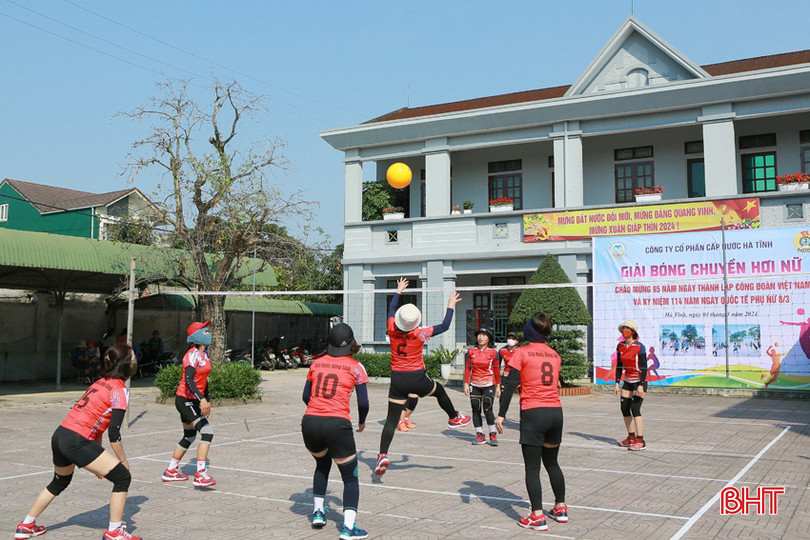 Nhiều hoạt động giao lưu văn nghệ, thể thao nhân dịp ngày lễ 8/3 đã được các đơn vị tổ chức. z5219167200900_51f56533589aa15207c3fb0fed442722.jpg