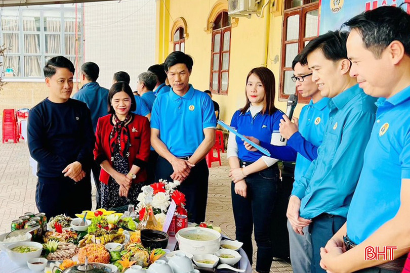 Công đoàn thị trấn Phố Châu (Hương Sơn) tổ chức hội thi nấu ăn. 5.jpg