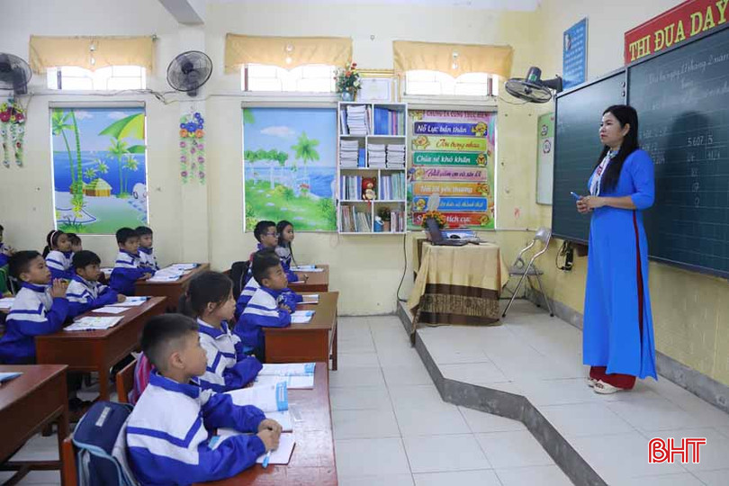 Cô Nguyễn Thị Bích Nga có hơn 30 năm cống hiến cho sự nghiệp giáo dục. 2.jpg