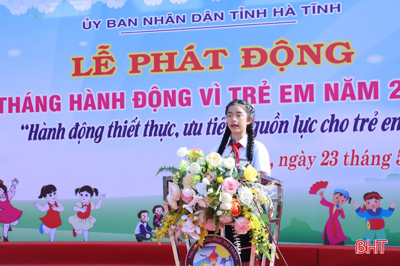 Em Trần Thiên Vân Giang - học sinh lớp 5B Trường Tiểu học thị trấn Đức Thọ đại diện cho trẻ em toàn tỉnh phát biểu cảm tưởng tại lễ phát động. 2.jpg
