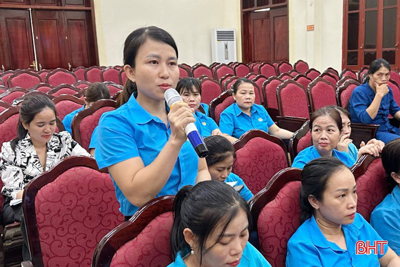 Đoàn viên công đoàn Hương Khê đối thoại với lãnh đạo các cấp, ngành. 2.jpg