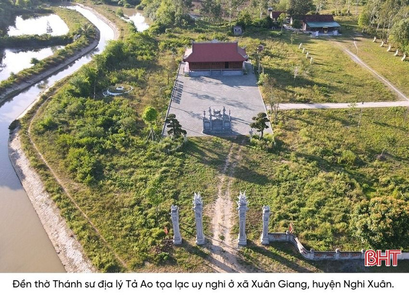 Đền thờ Thánh sư địa lý Tả Ao ở xã Xuân Giang, huyện Nghi Xuân được trùng tu, phục dựng vào năm nào? 