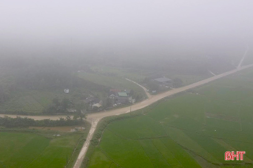 Tuyến đường Bình - Thuỷ - Mai có chiều dài hơn 10 km, đi qua địa phận xã Sơn Bình, Kim Hoa (Hương Sơn) và xã Đức Lĩnh (Vũ Quang). duong 1.jpg