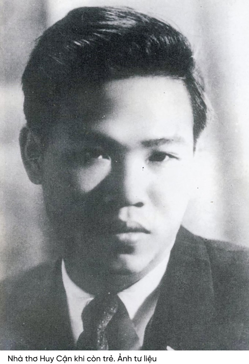 Tập thơ đầu tay của ông là gì?