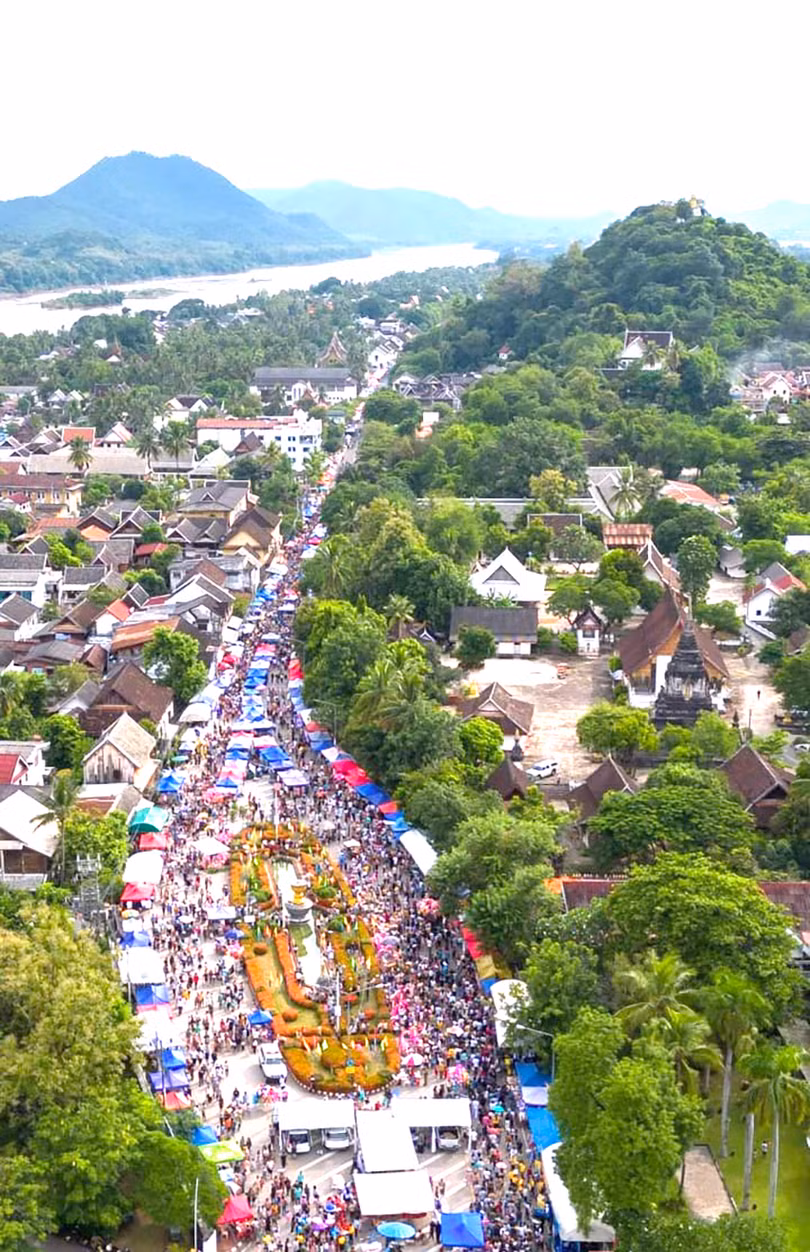Luang prabang nhin tư tren cao.jpg