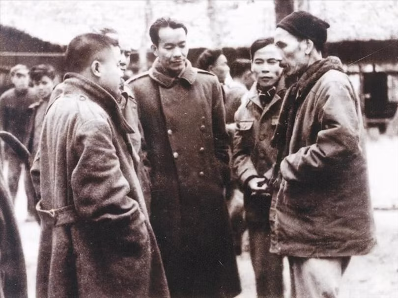 Đâu là kỷ vật quý mà Bác Hồ tặng Bộ trưởng Phan Anh?