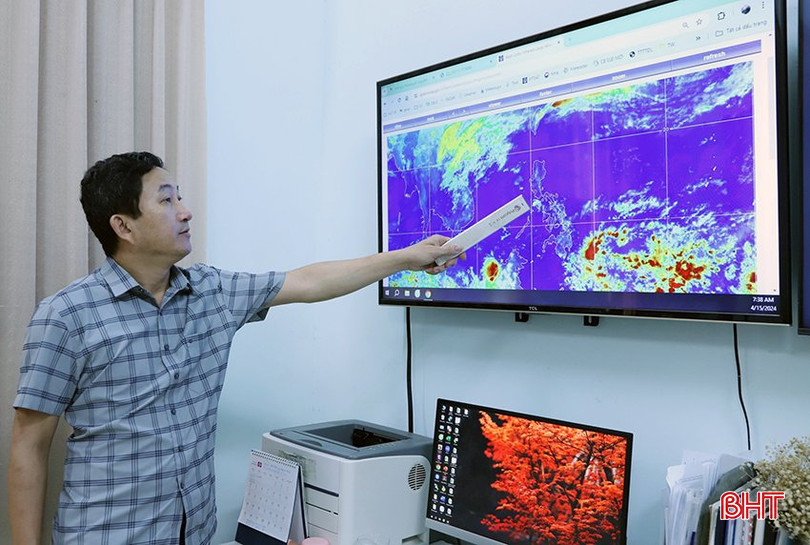 Ông Trần Đức Bá - Giám đốc Đài Khí tượng - Thủy văn tỉnh dự báo tình hình nắng nóng, hạn hán ở Hà Tĩnh thời gian tới. d8c68449-a906-40bc-9f00-75b229c1f1b6.jpg