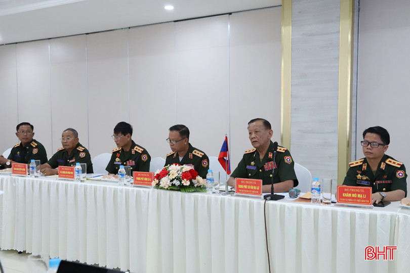 Các thành viên đoàn công tác Hiệp hội Cựu chiến binh tỉnh Bolikhămxay. 1.jpg