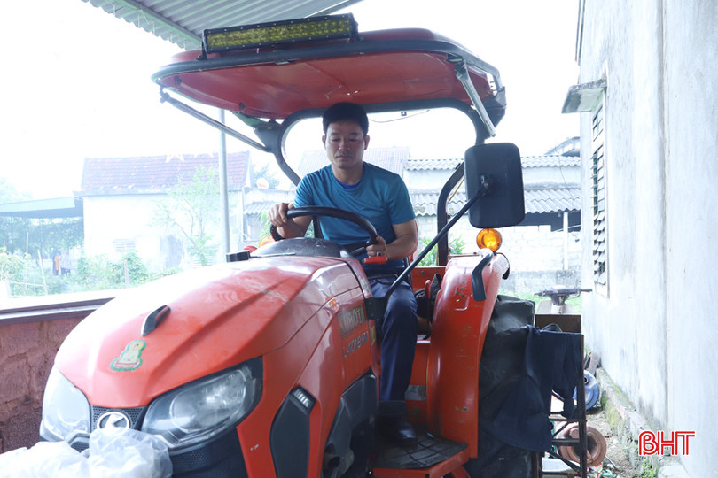 Anh Hoàng đầu tư kinh doanh máy xúc để phát triển kinh tế gia đình. 3.jpg