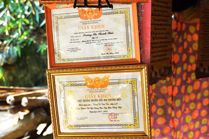 Nghẹn lòng người mẹ bệnh tật nuôi con nhỏ, sống lay lắt trong căn nhà dột nát ở vùng rốn lũ Hà Tĩnh