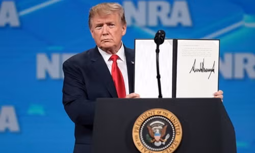 Thế giới ngày qua: Tổng thống Trump tuyên bố rút Mỹ khỏi Hiệp ước buôn bán vũ khí