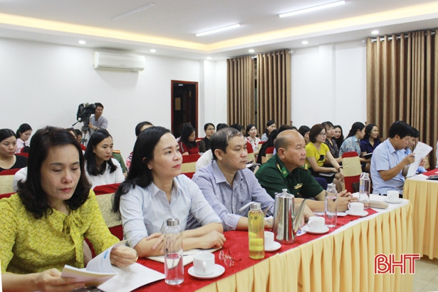 Phụ nữ Hà Tĩnh nói không với sản phẩm nhựa dùng một lần