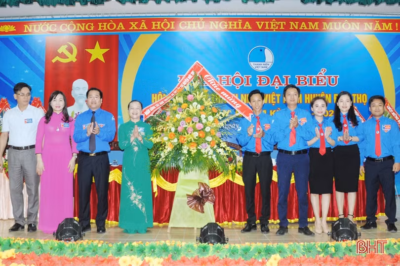 Hội LHTN Việt Nam huyện Đức Thọ tổ chức thành công đại hội điểm